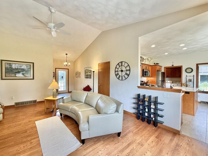 Property Photo:  782 N Waveland Road  WI 53548 