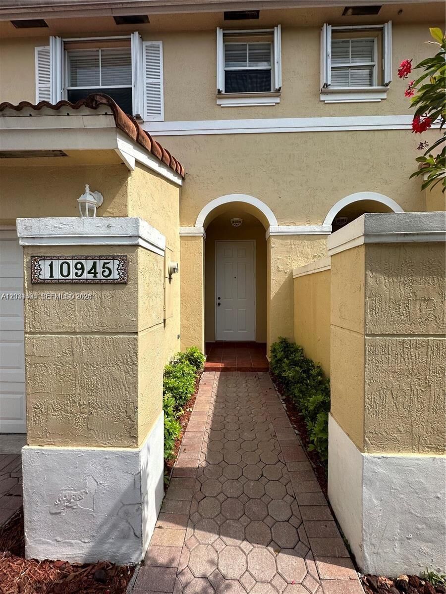 Property Photo: 10945 NW 43rd Ln 10945 FL 33178