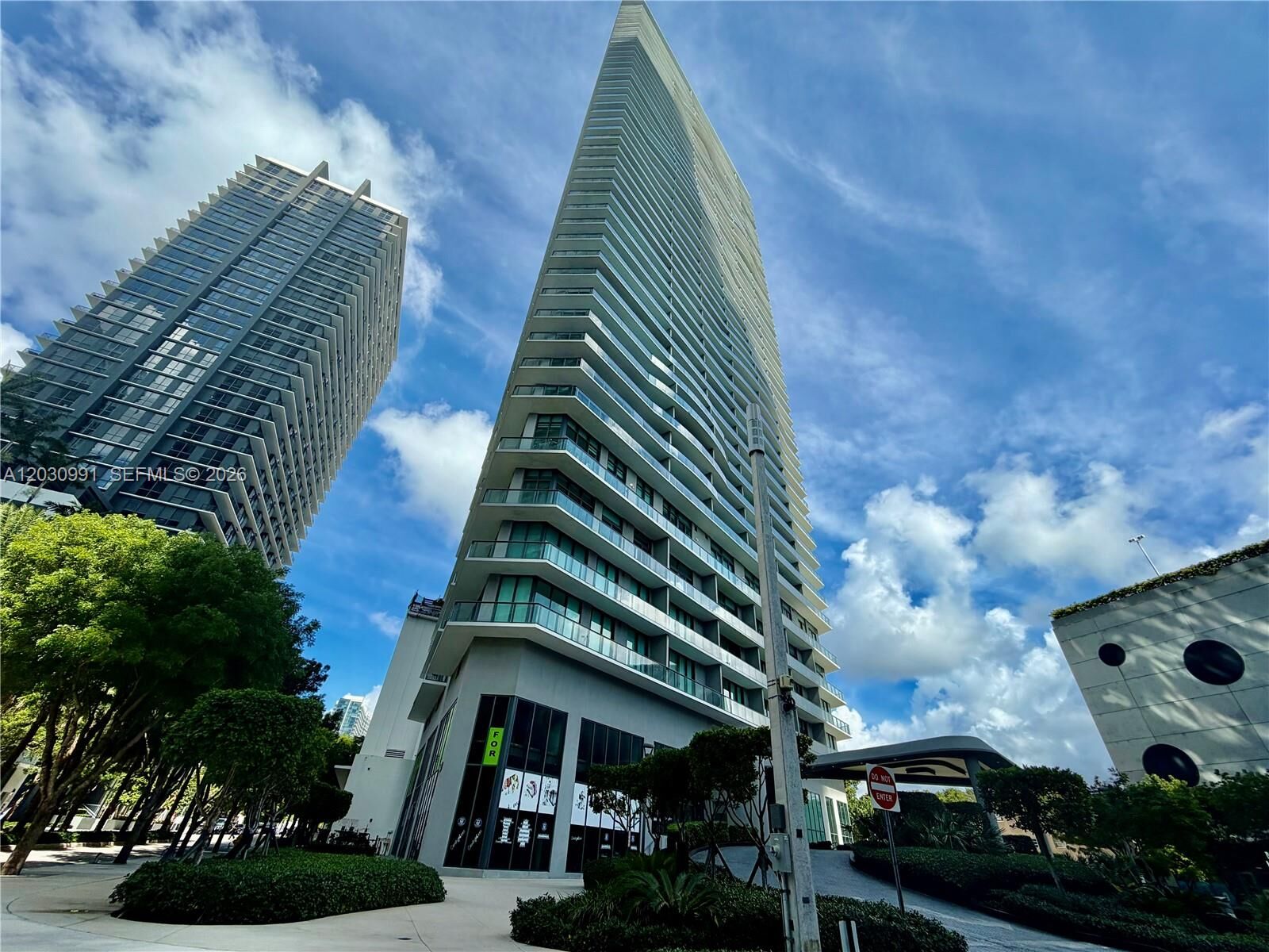 Property Photo:  501 NE 31st St 2903  FL 33137 