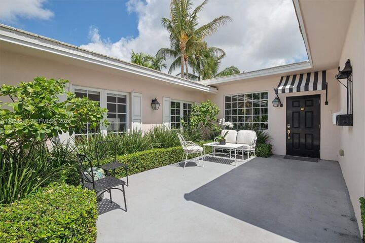 Property Photo:  1255 NE 99th St  FL 33138 