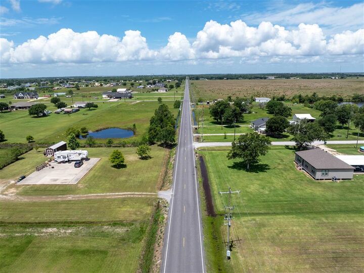 Property Photo: 401 Parish Line Road LA 70607