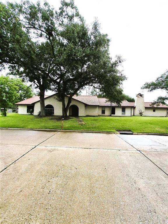 Property Photo:  1202 Taylor Street  LA 70663 