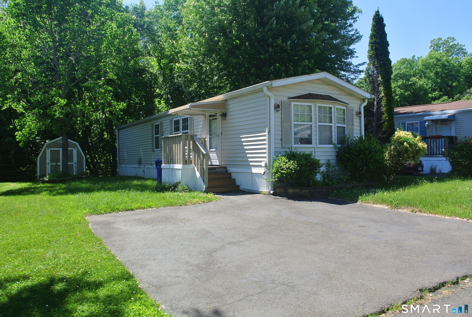 Property Photo:  11 Ella Circle  CT 06460 