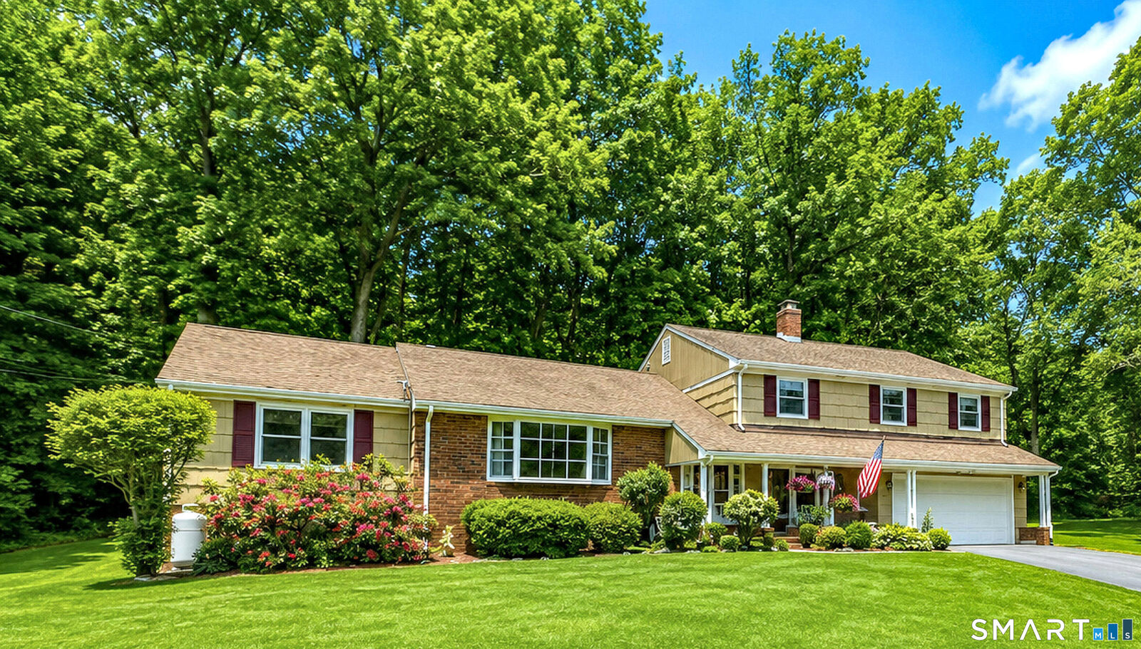 Property Photo:  997 Rainbow Trail  CT 06477 