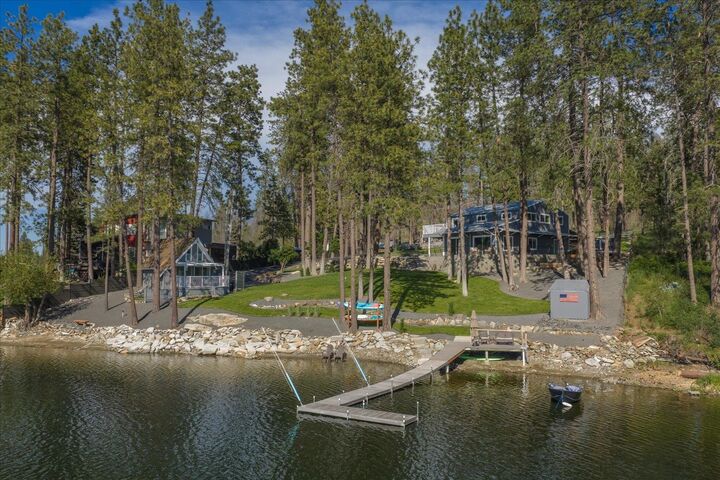 Property Photo:  9510 S Silver Lake Rd  WA 99022 