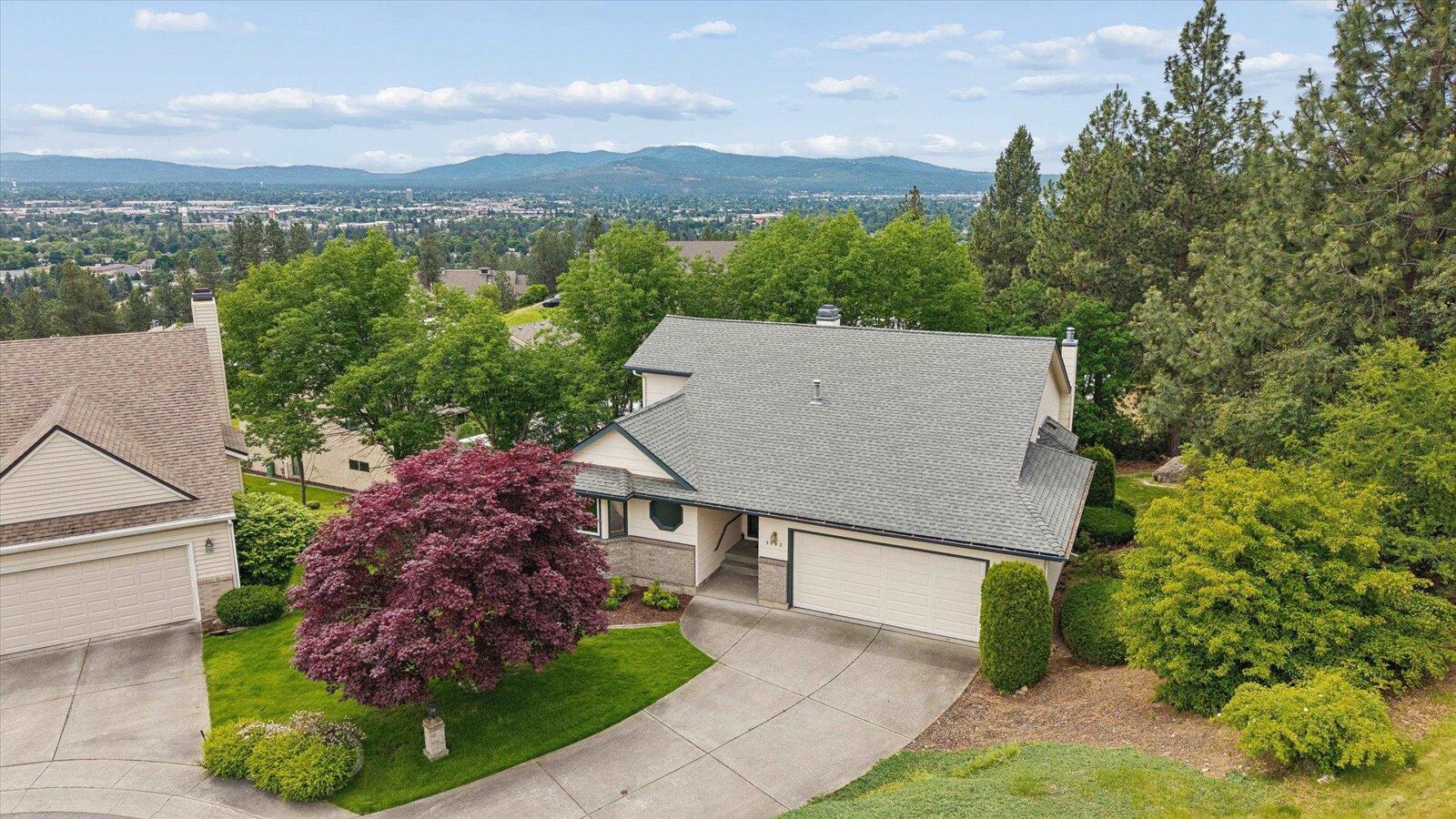 Property Photo: 5402 N New York Ln WA 99212