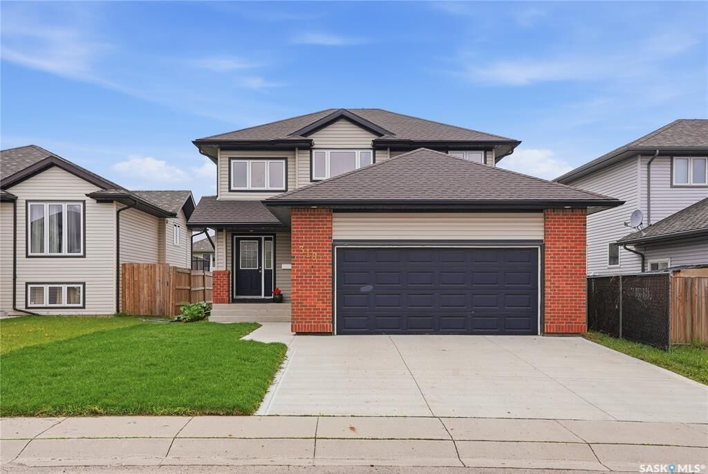 Property Photo: 319 Allwood Crescent SK S7R 0A4