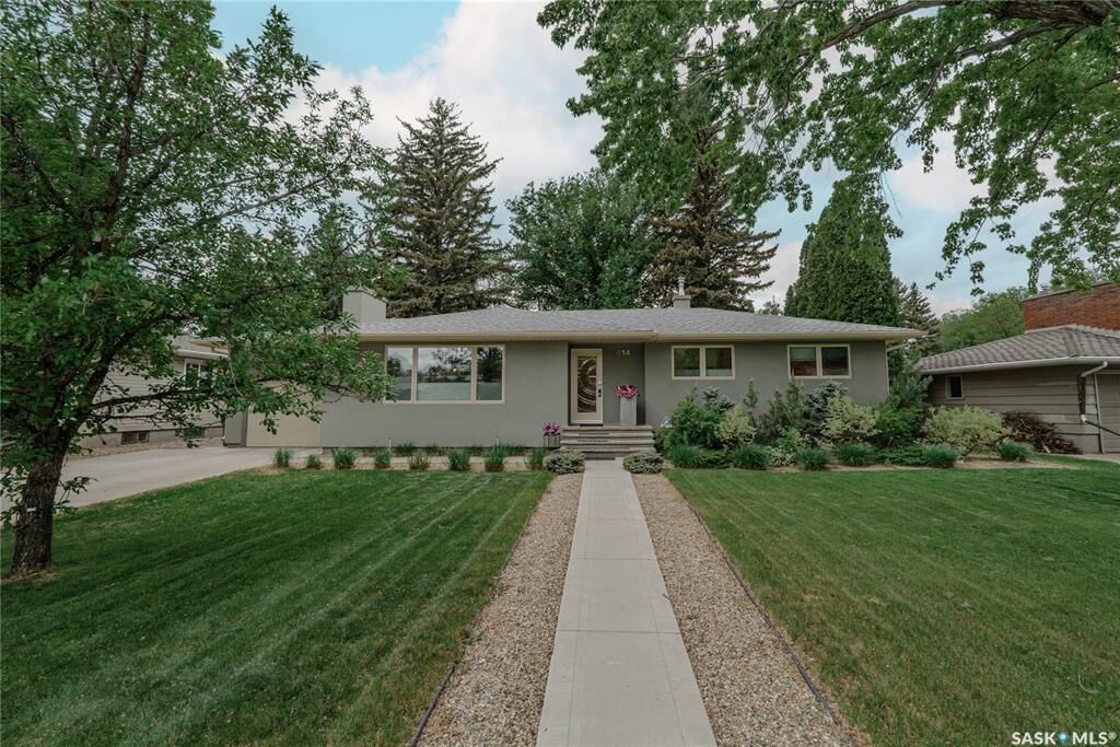 Property Photo:  414 Lake Crescent  SK S7H 3A4 