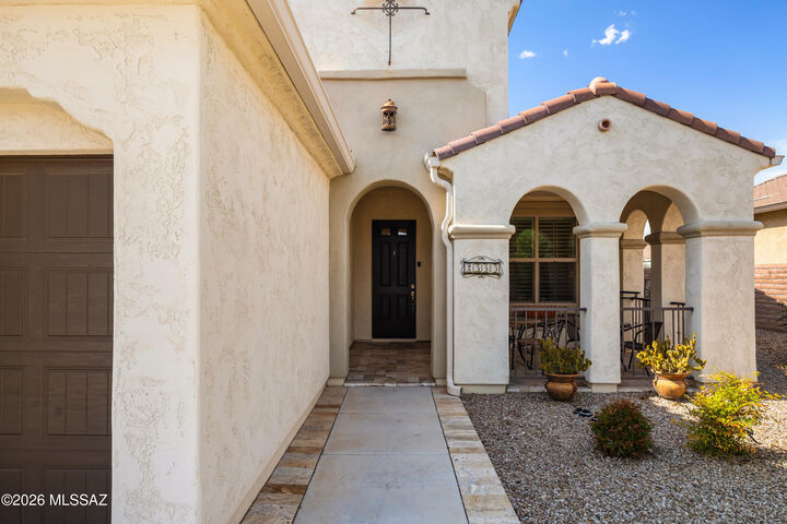 Property Photo:  2555 E Josephine View Drive  AZ 85614 