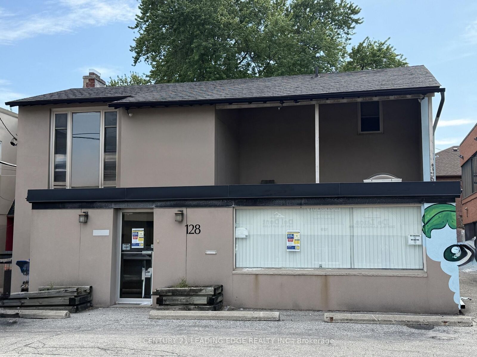 Property Photo:  203 Finch Avenue W  ON M2R 1M2 