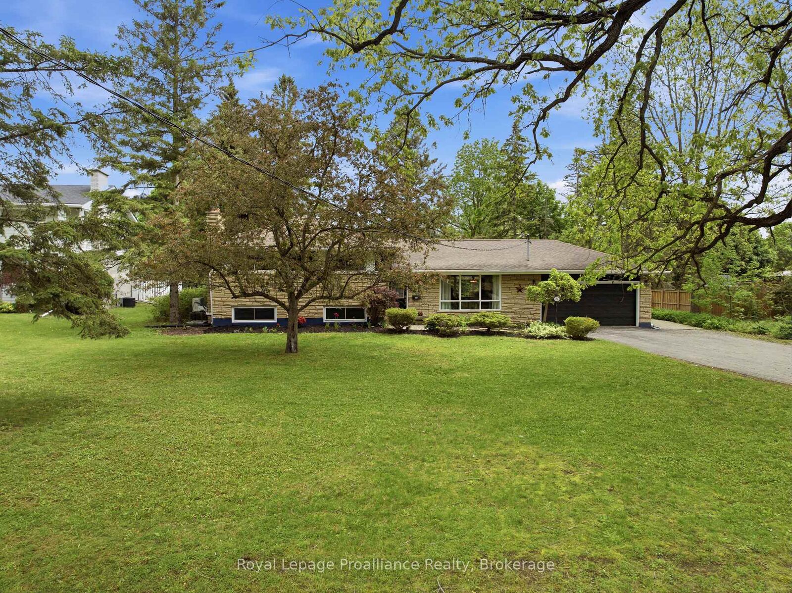 Property Photo: 51 Selena Avenue ON K8P 4C5