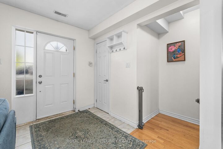 Property Photo: 237 Cumberland Street ON K1N 8W6
