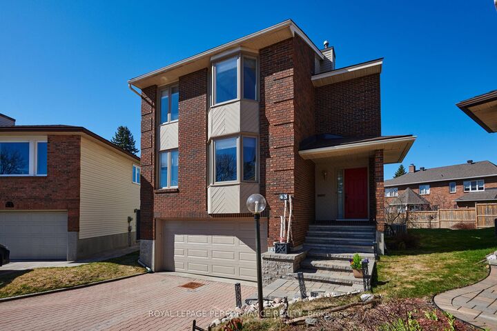 Property Photo: 43 Waterview Court ON K1V 0H5