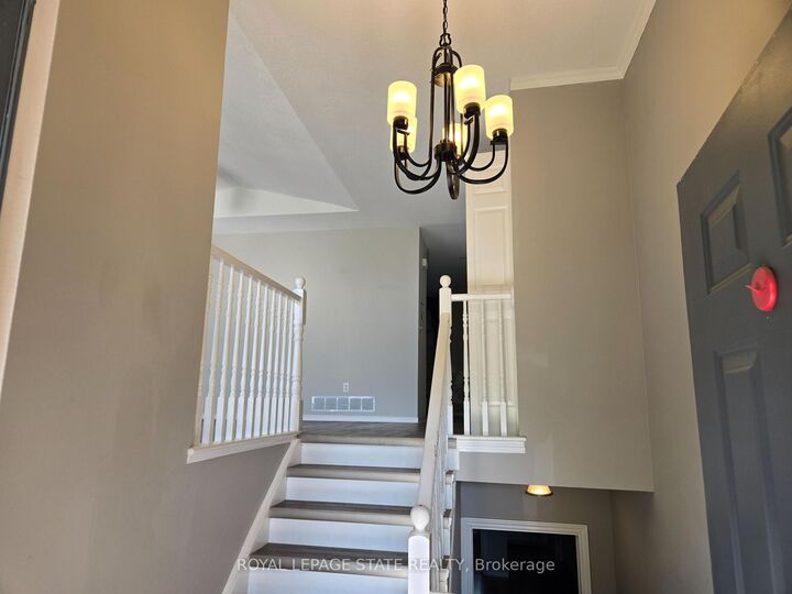 Property Photo: 73 Foxtail Avenue ON L3C 7J6