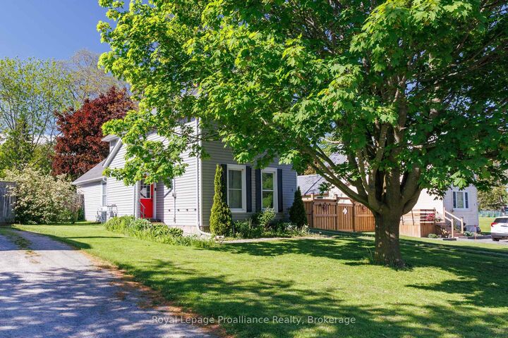 Property Photo: 7 Simmons Street ON K0K 1S0