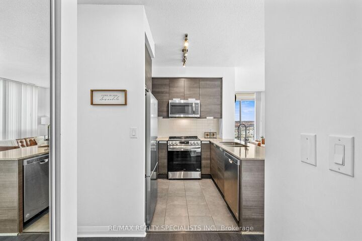Property Photo: 5025 Four Springs Avenue 509 ON L5R 0G5