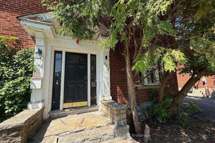 142 Clarendon Avenue — photo 1