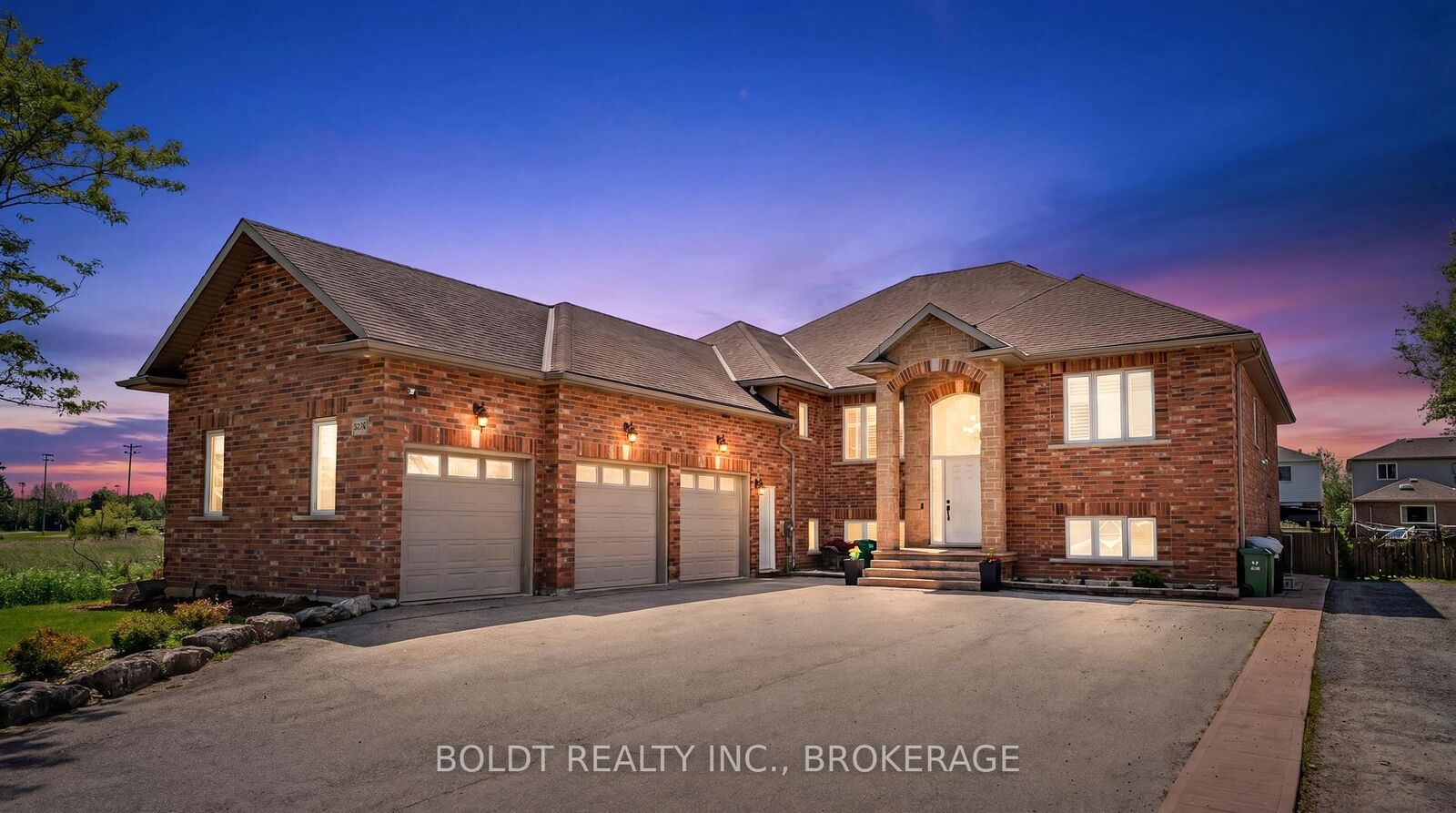 Property Photo: 1504 Upper Sherman Avenue ON L8W 1C5