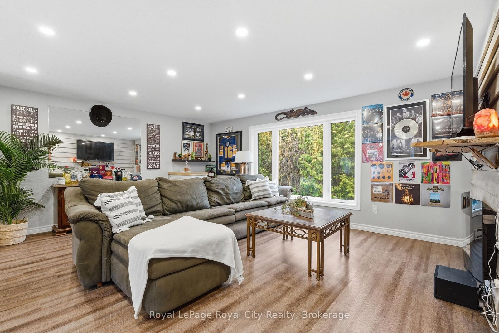 Property Photo: 320 Alma Street 13 ON N0B 2K0