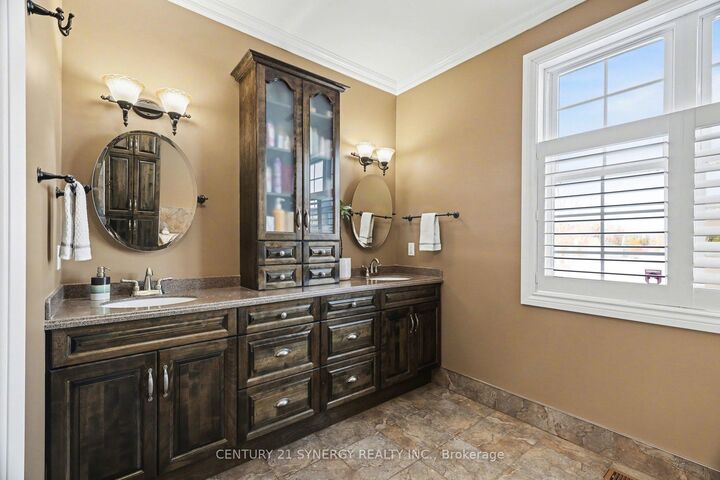 Property Photo:  30 Basswood Crescent  ON K7A 0C8 