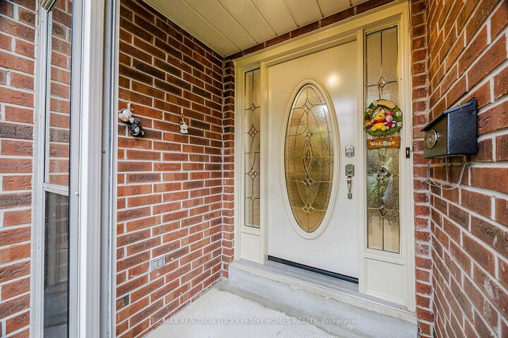 Property Photo: 4 McPhail Court ON L3R 0C2