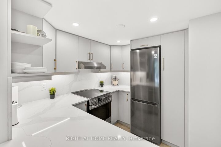 Property Photo: 105 George Appleton Way 2151 ON M3M 0A2