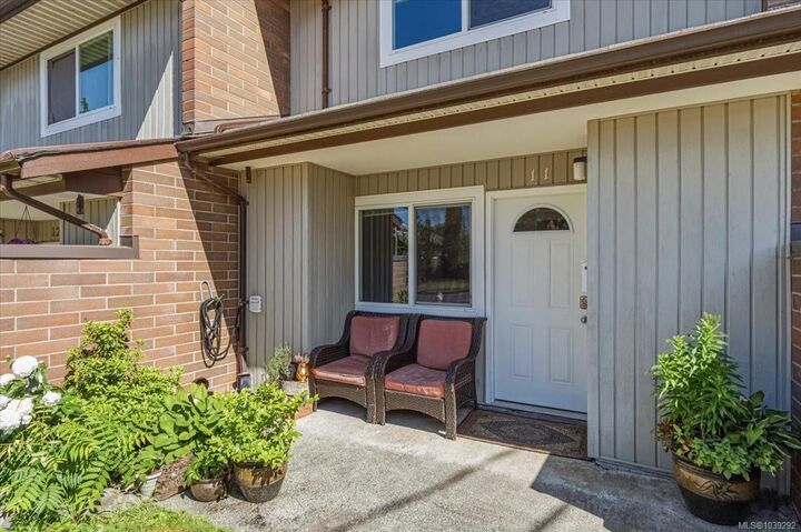 Property Photo:  285 Harewood Rd #11  BC V9R 2Z1 