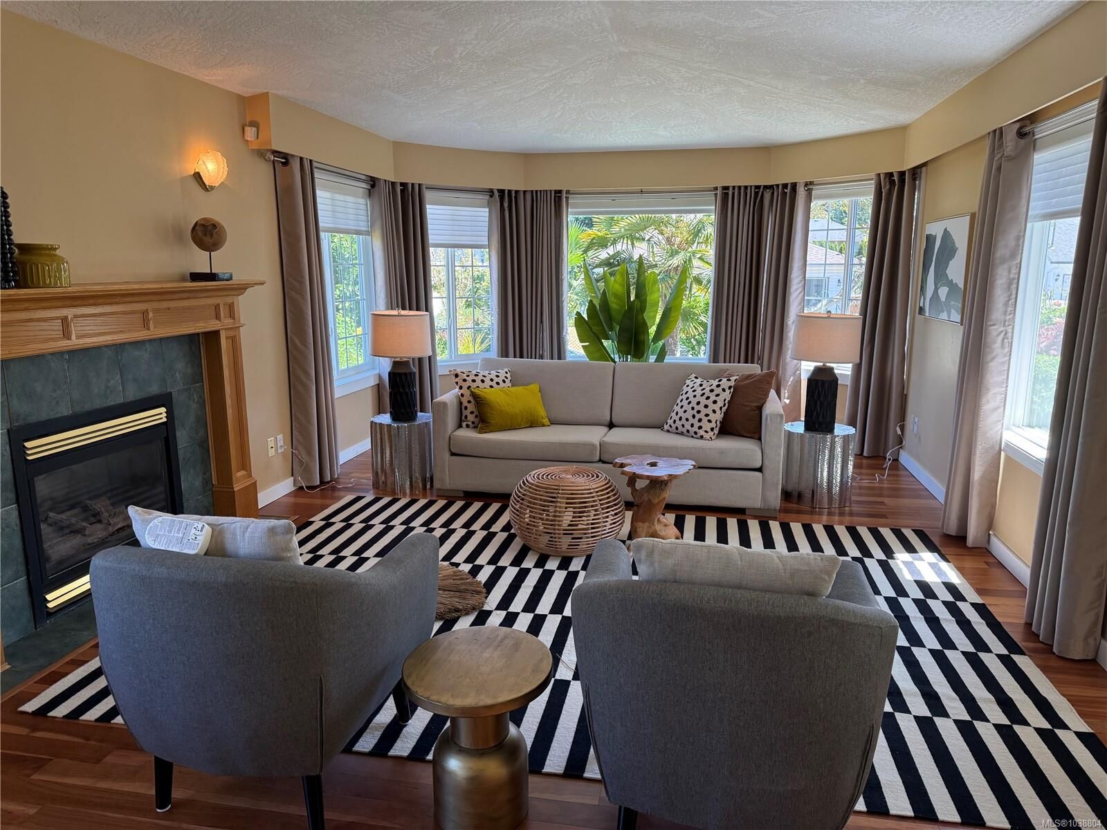Property Photo:  8008 Glenhurst Dr N  BC V0R 1R0 