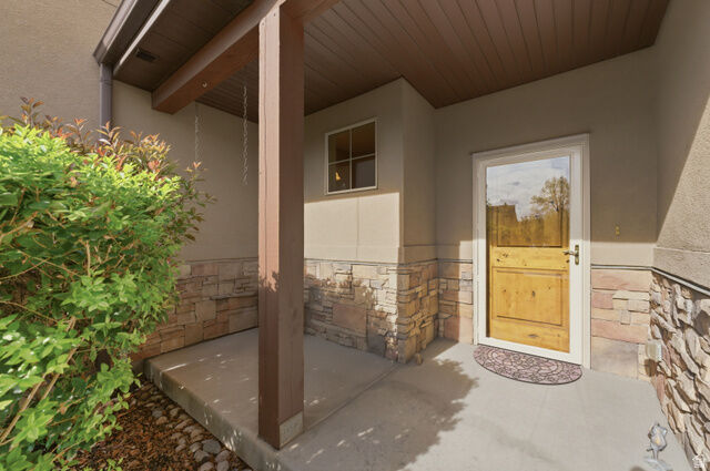 Property Photo: 10219 S Mystic Falls Way UT 84095
