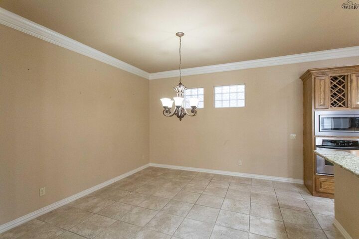 Property Photo:  1608 Tanglewood Drive  TX 76309 