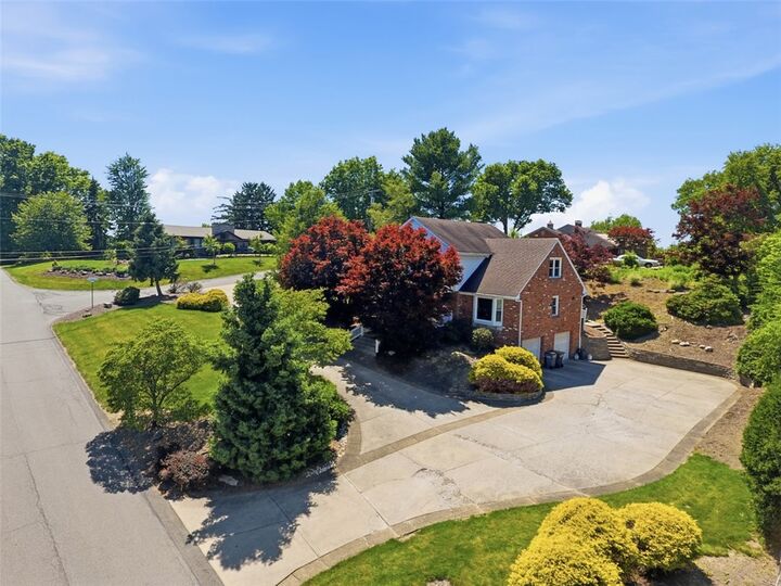 Property Photo: 2358 Golfview Dr PA 15241
