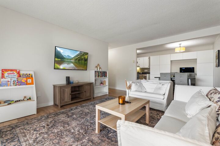 Property Photo:  45900 Lewis Avenue 210  BC V2P 3C2 