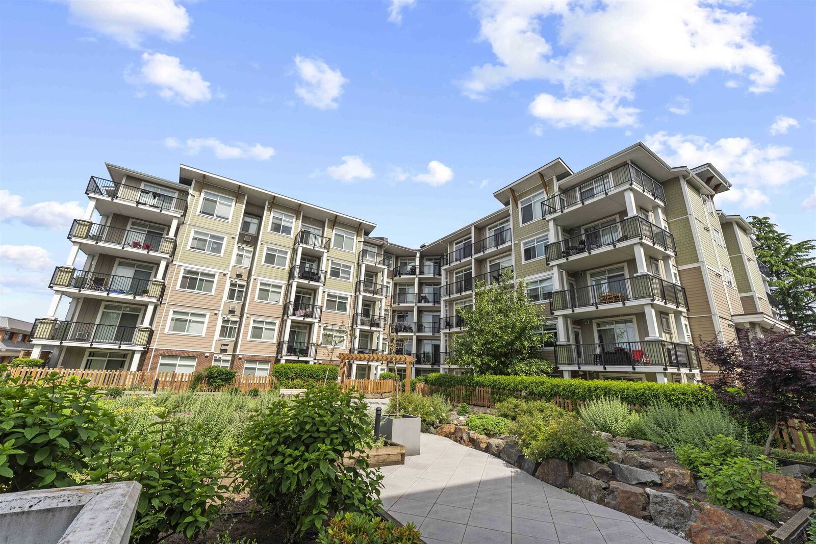 Property Photo: 20686 Eastleigh Crescent 305 BC V3A 0M4