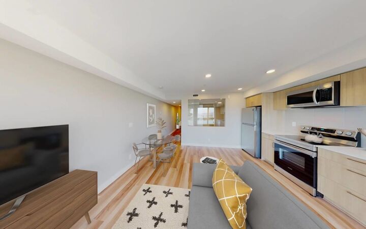 Property Photo:  408 East Columbia 607  BC V3L 1B1 