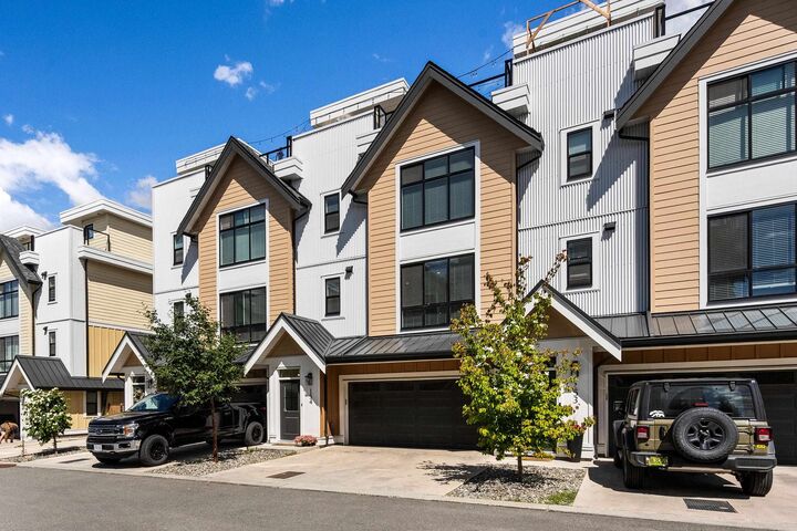 46211 Promontory Road 154 — photo 1