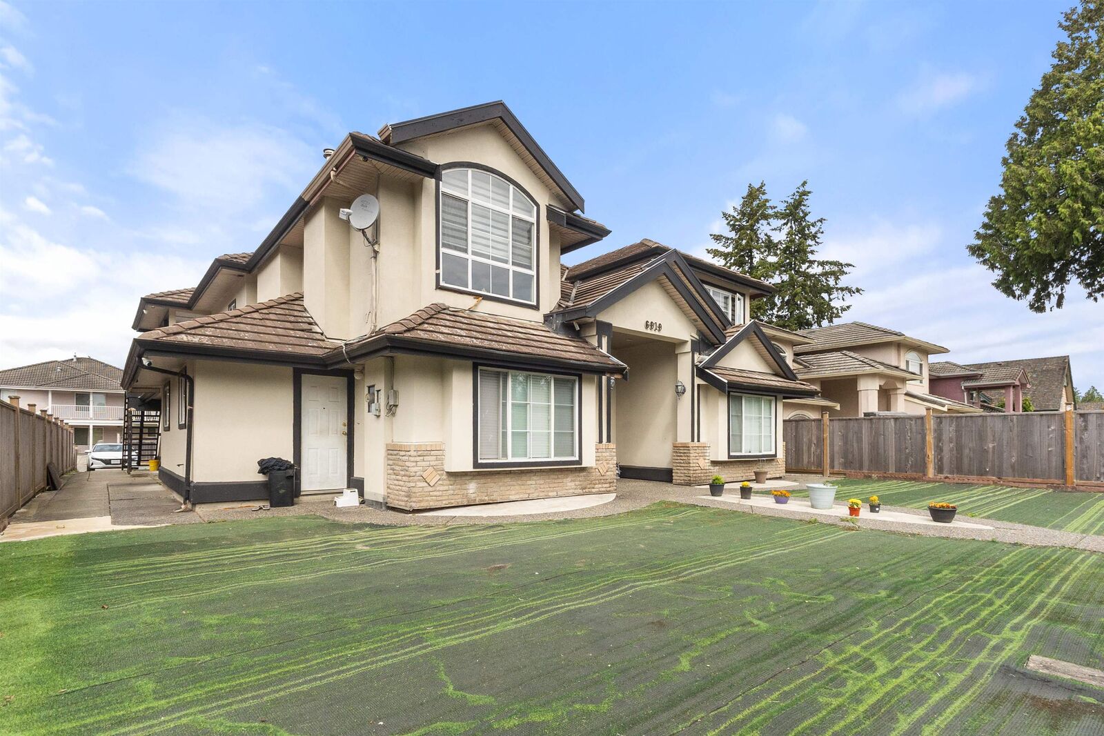 Property Photo: 6919 128 Street BC V3W 4E1