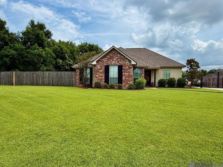 Property Photo:  38548 East Court  LA 70769 