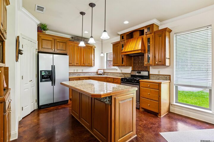 Property Photo: 3003 Oakland Rd LA 70752