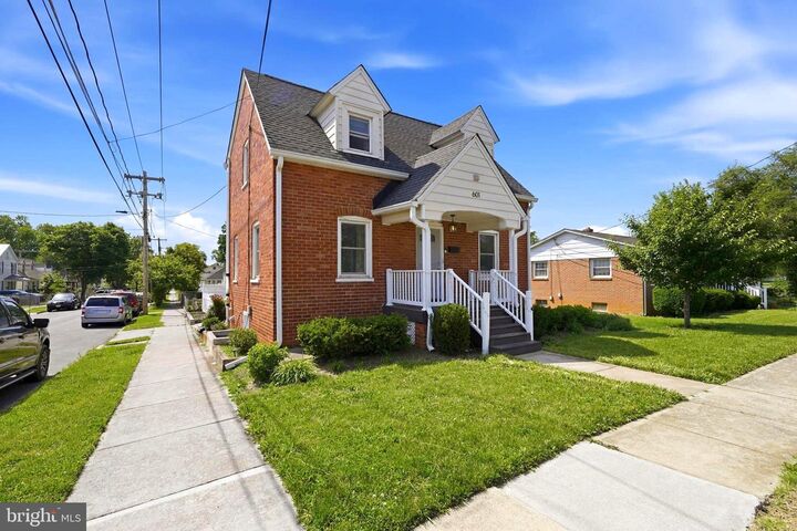 Property Photo: 601 Gray Avenue VA 22601