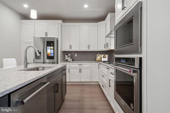 Property Photo:  514 Fullerton Farm Court 18  PA 18914 