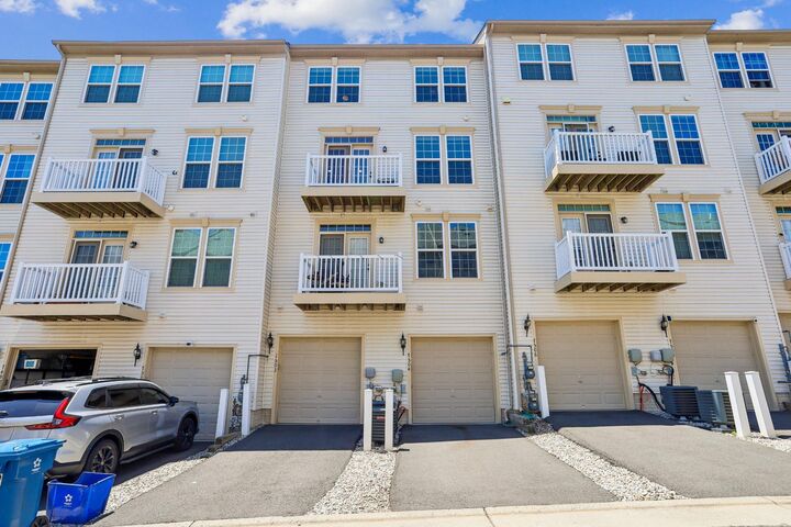 Property Photo: 7504 Brunson Circle VA 20155