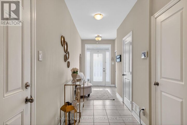 Property Photo: 906 Littlerock Street ON K1T 0N2