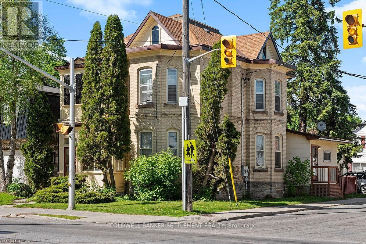 Property Photo:  55 Wilson Street West  ON K7H 2N5 
