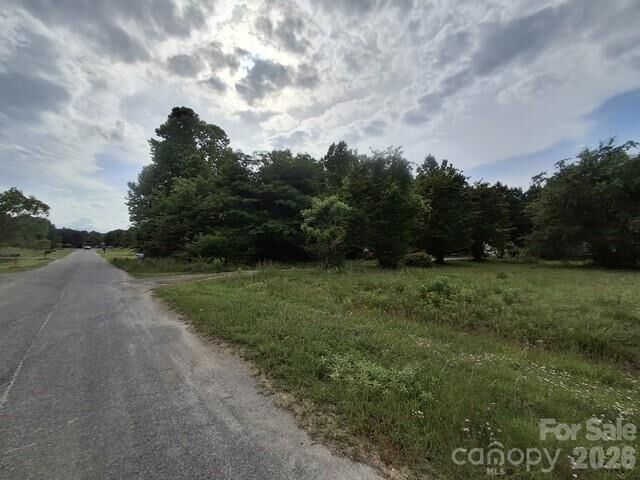Property Photo:  890 Snohan Road  NC 28513 