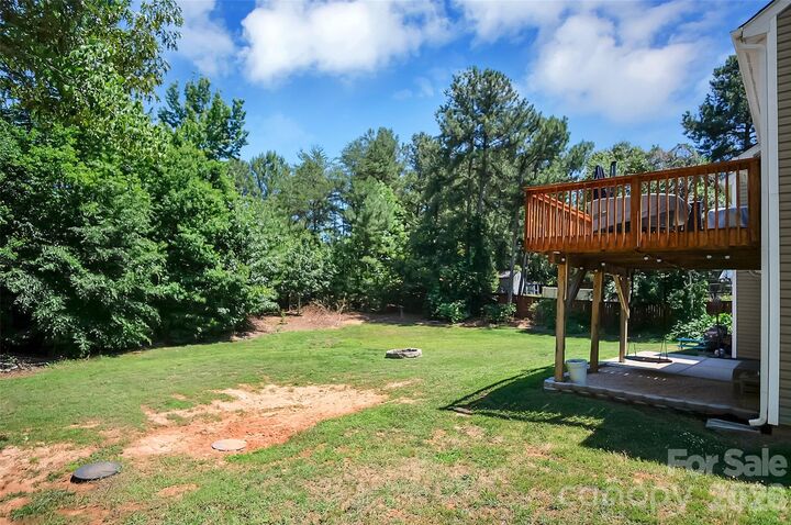 Property Photo:  122 Windstone Drive  NC 28166 