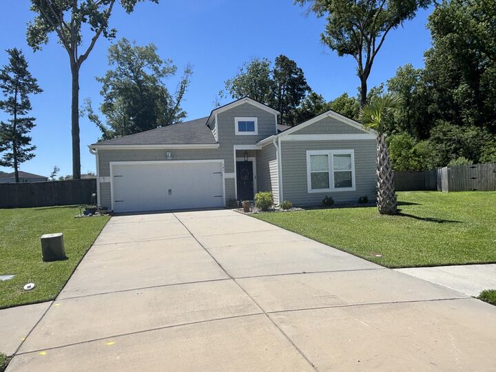 Property Photo: 141 Vistawood Drive SC 29414