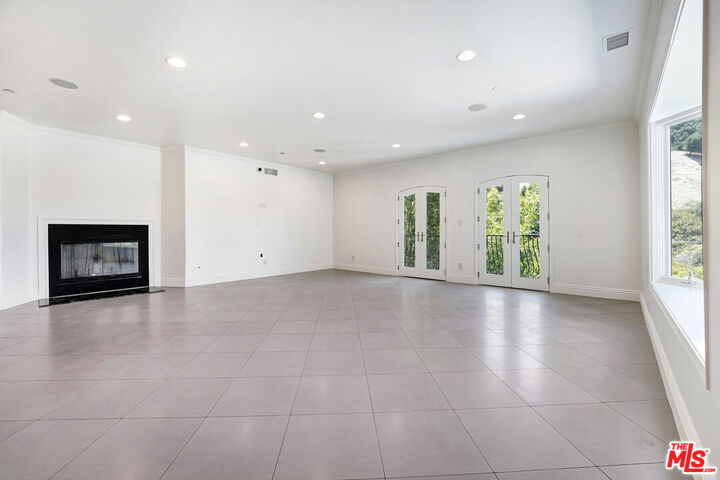Property Photo: 4156 Sunswept Dr CA 91604