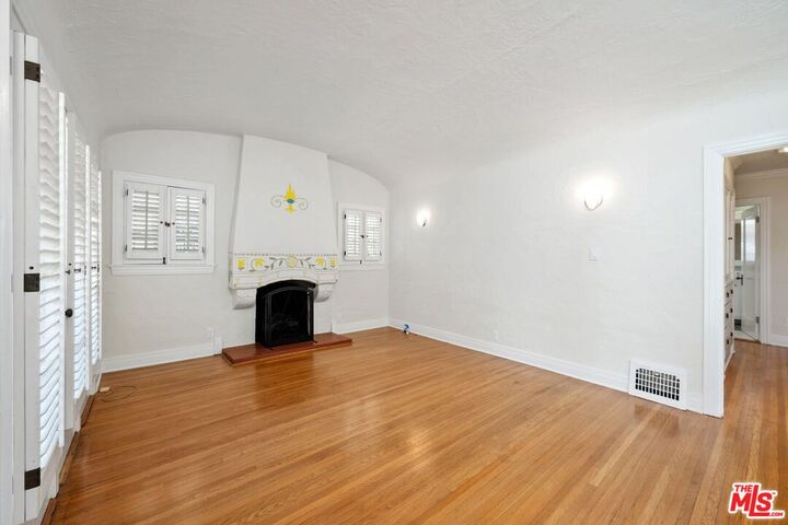Property Photo:  315 17th St  CA 90402 