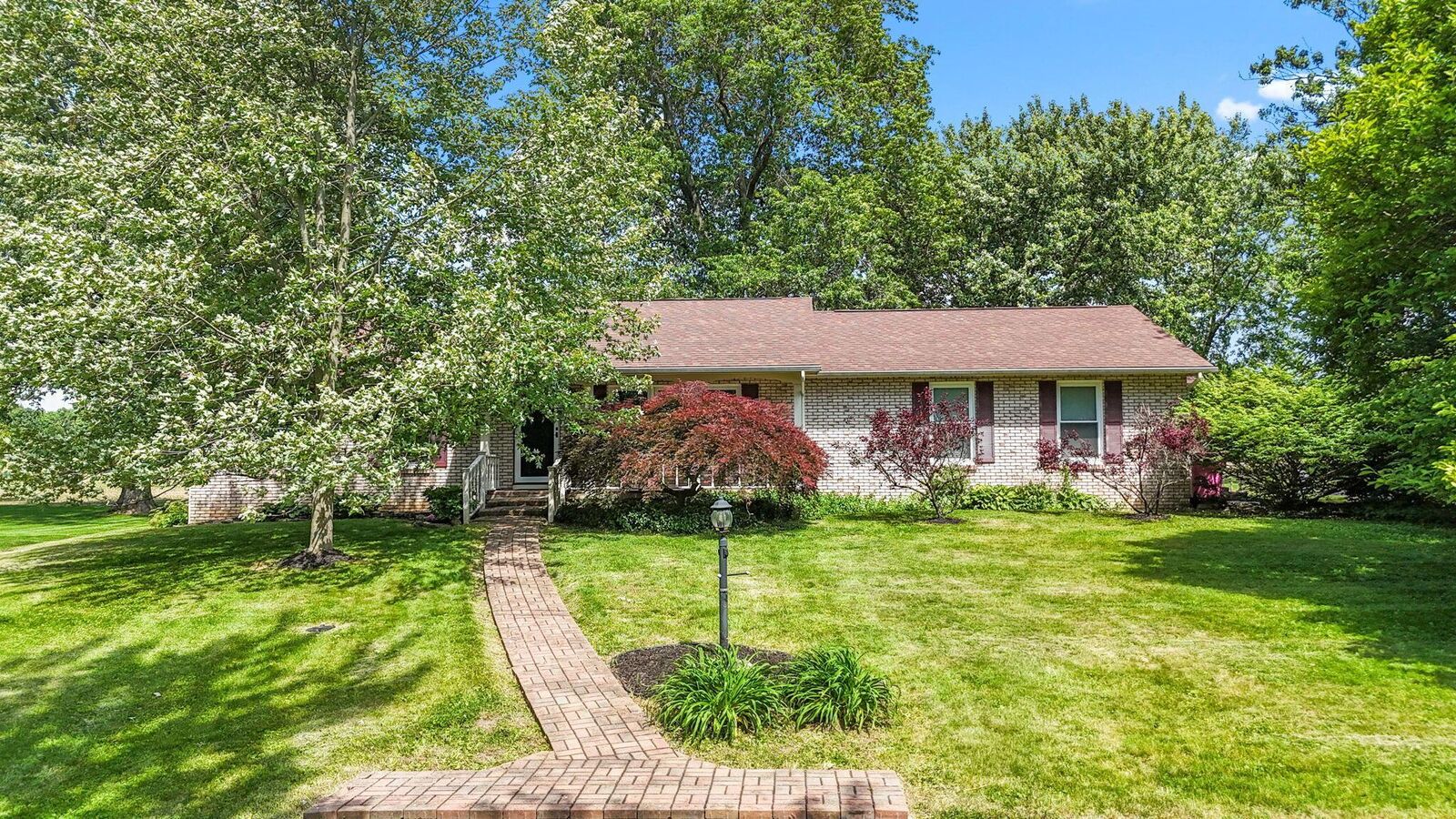 Property Photo:  328 Darlene Street  OH 43011 
