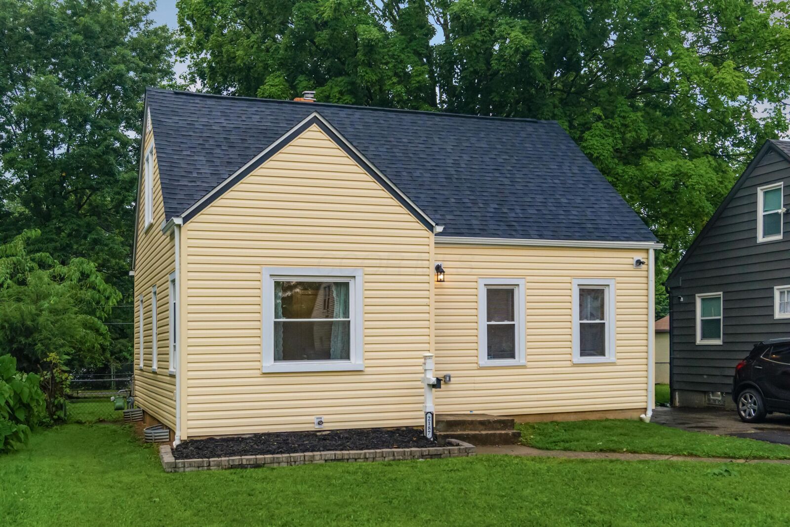 Property Photo:  2187 Ontario Street  OH 43211 